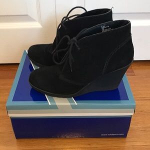 White Mountain Icon Suede Wedge Ankle Booties Size 7M